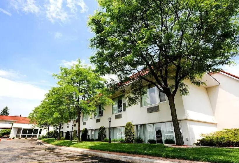 酒店 Adam S Airport Inn