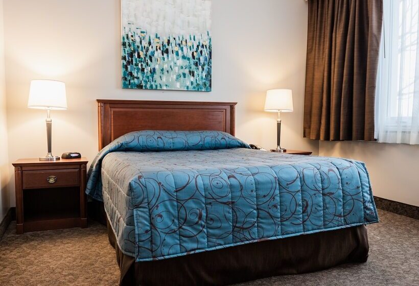 فندق Adam S Airport Inn