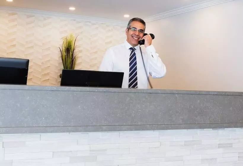 酒店 Adam S Airport Inn