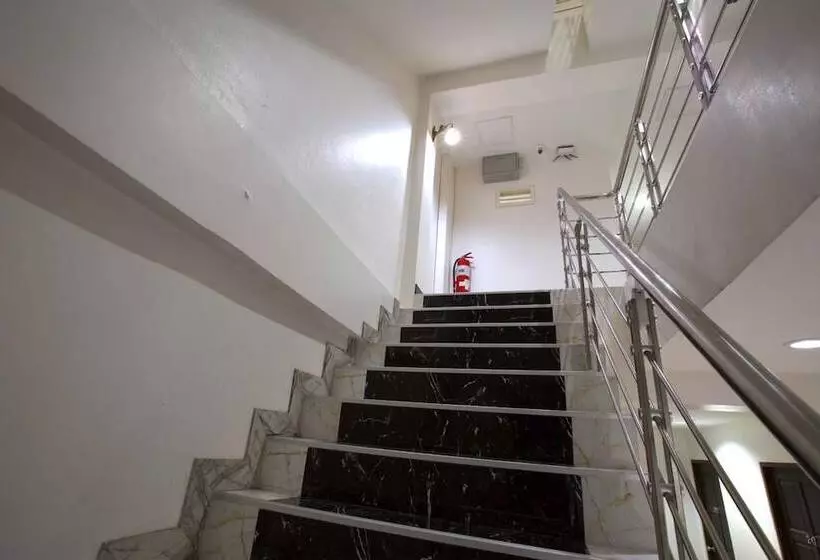 Отель Katesiree House