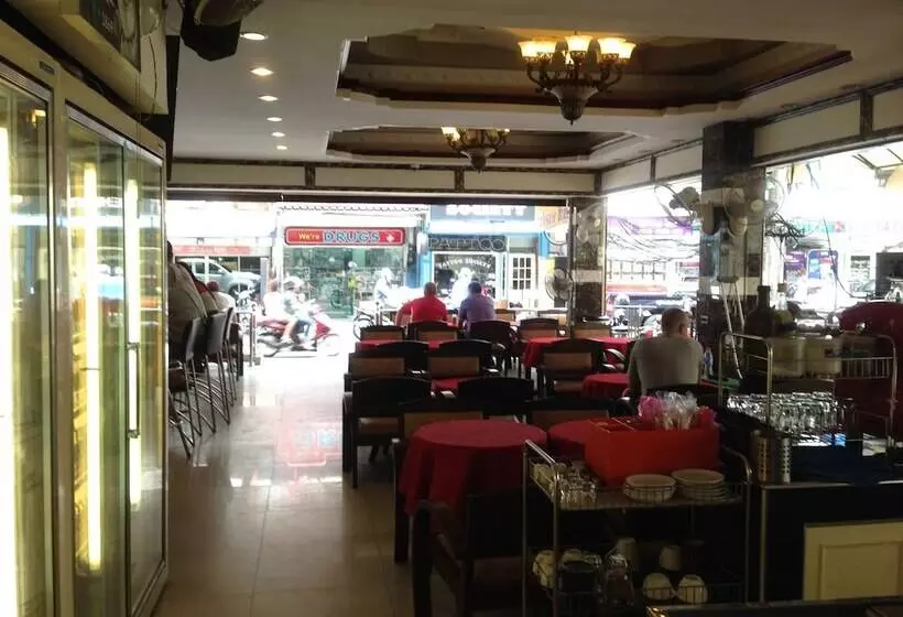 Отель Katesiree House