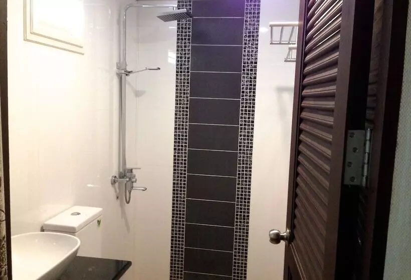 Отель Katesiree House