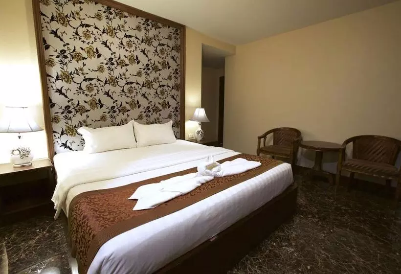 Отель Katesiree House