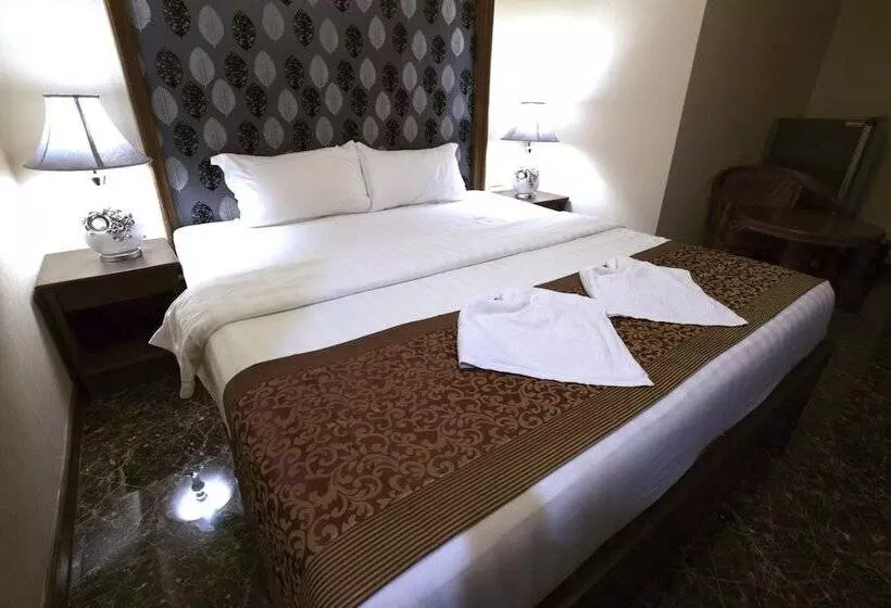 Отель Katesiree House