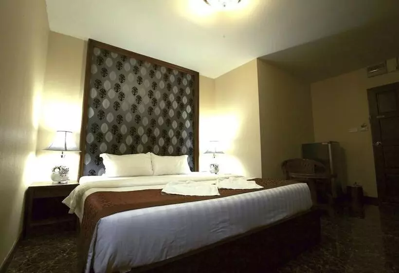 Отель Katesiree House