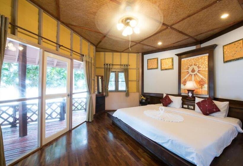 בית מלון כפרי Sairee Seaview Koh Tao   Hostel