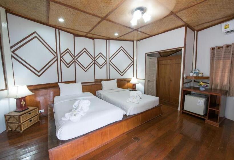 בית מלון כפרי Sairee Seaview Koh Tao   Hostel