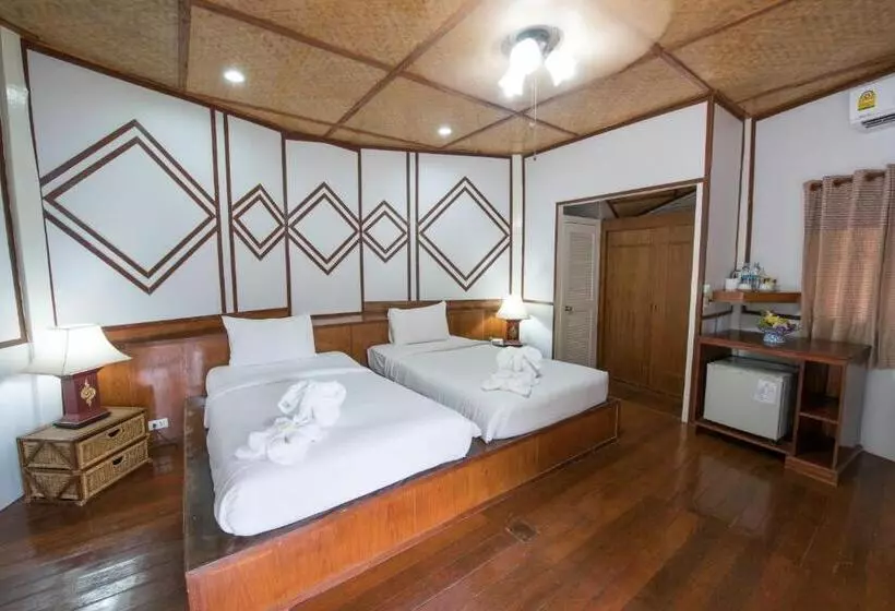 هتل Sairee Seaview Koh Tao   Hostel