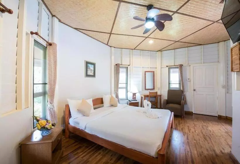 هتل Sairee Seaview Koh Tao   Hostel