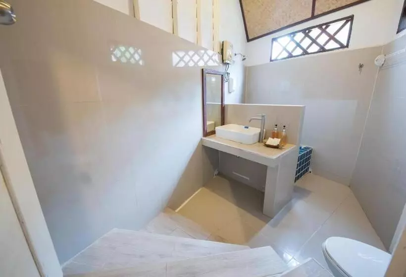 هتل Sairee Seaview Koh Tao   Hostel