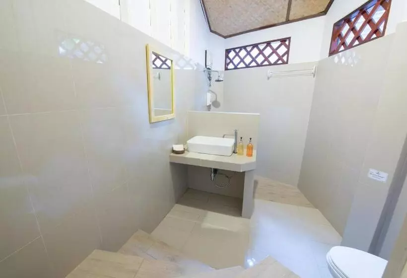 هتل Sairee Seaview Koh Tao   Hostel