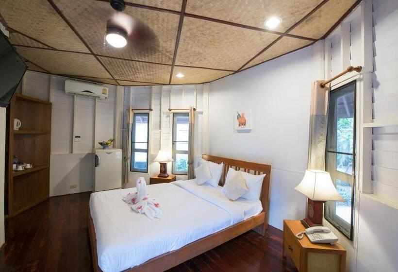 בית מלון כפרי Sairee Seaview Koh Tao   Hostel