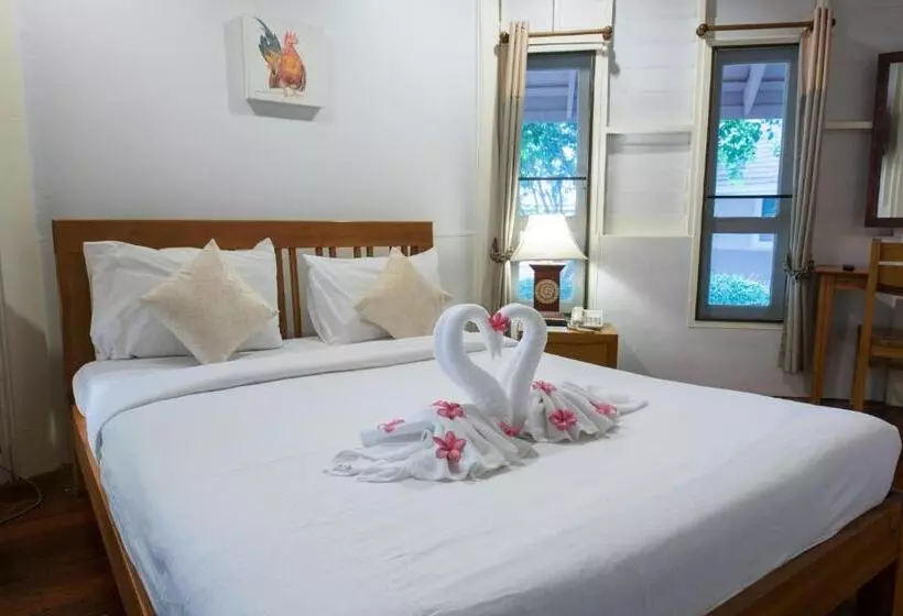 هتل Sairee Seaview Koh Tao   Hostel