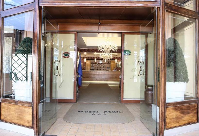 בית מלון כפרי Max