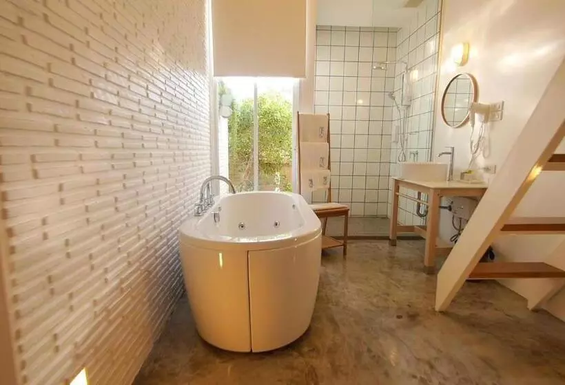 בית מלון כפרי Milano Huahin