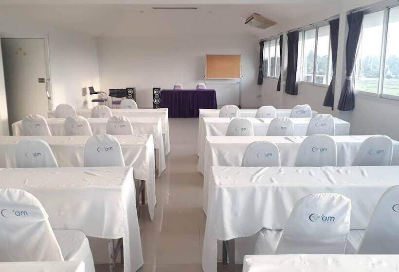 Otel Phet Cha Am Plaza & Resort