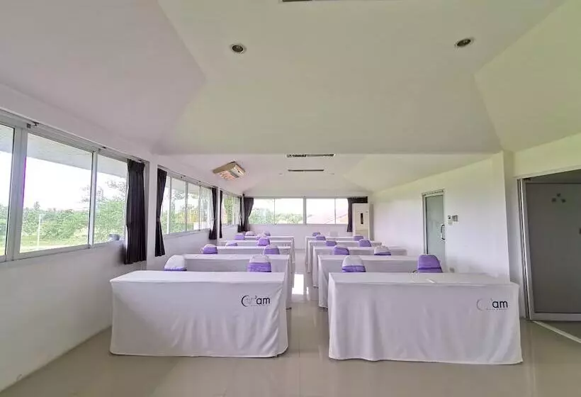 בית מלון כפרי Phet Cha Am Plaza & Resort