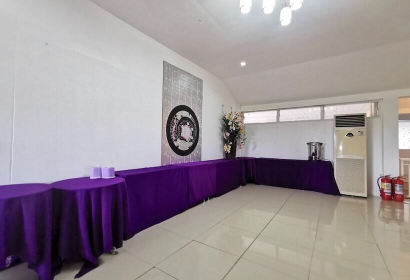 Otel Phet Cha Am Plaza & Resort