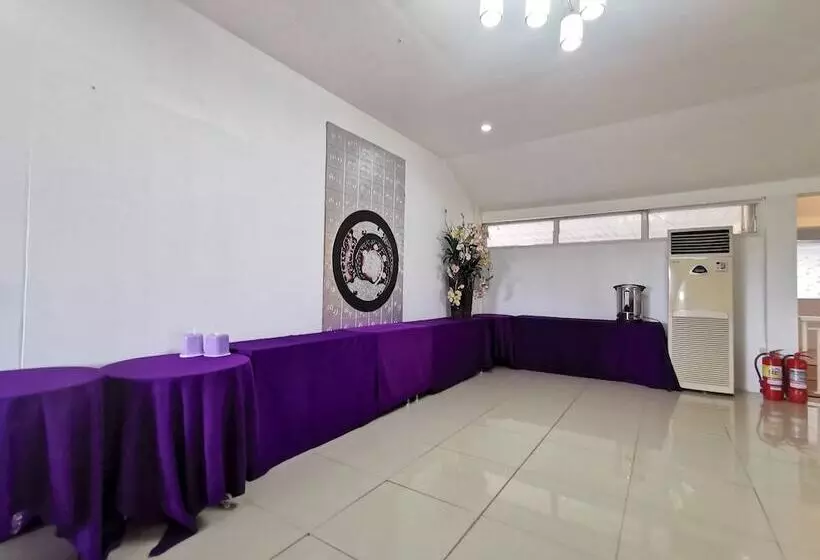 בית מלון כפרי Phet Cha Am Plaza & Resort