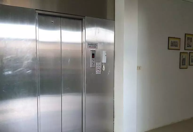 בית מלון כפרי Phet Cha Am Plaza & Resort