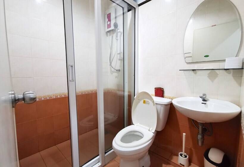 Otel Phet Cha Am Plaza & Resort