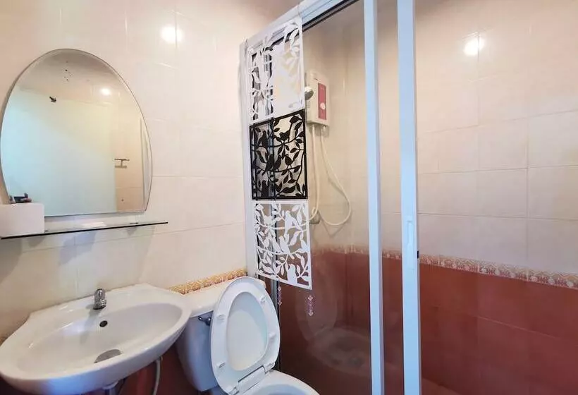 בית מלון כפרי Phet Cha Am Plaza & Resort