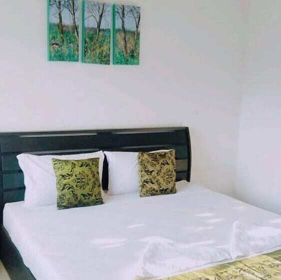 Otel Phet Cha Am Plaza & Resort