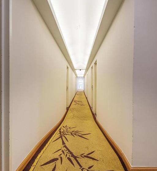 בית מלון כפרי Swing & Pillows At Usj Taipan