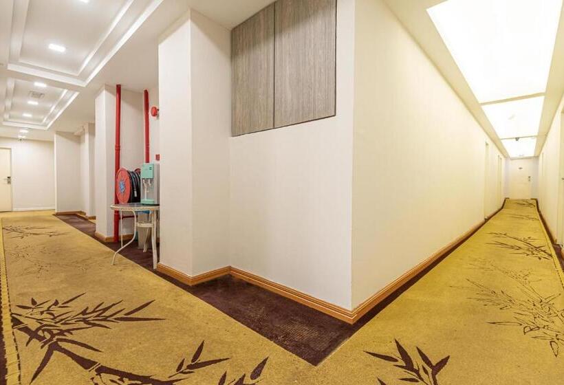 בית מלון כפרי Swing & Pillows At Usj Taipan