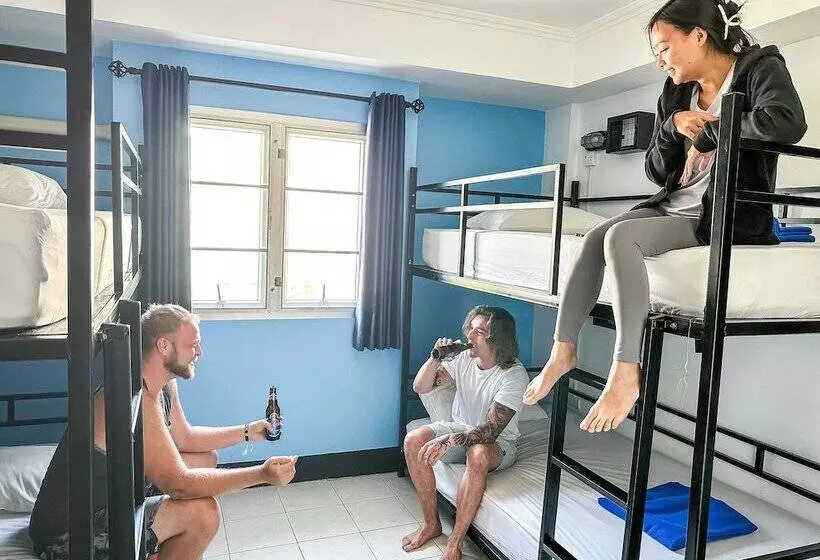 אתר נופש Bodega Hostel Koh Phangan