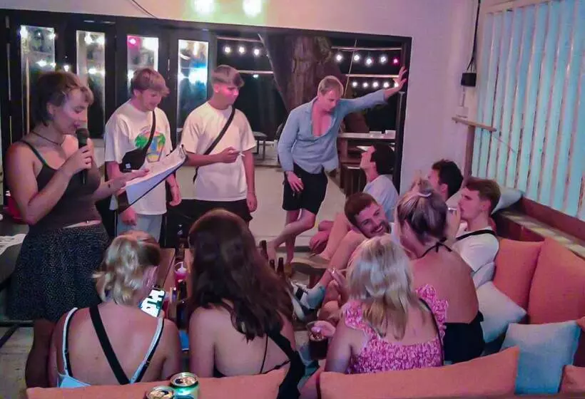 אתר נופש Bodega Hostel Koh Phangan