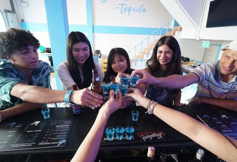 אתר נופש Bodega Hostel Koh Phangan