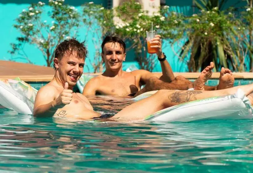 אתר נופש Bodega Hostel Koh Phangan