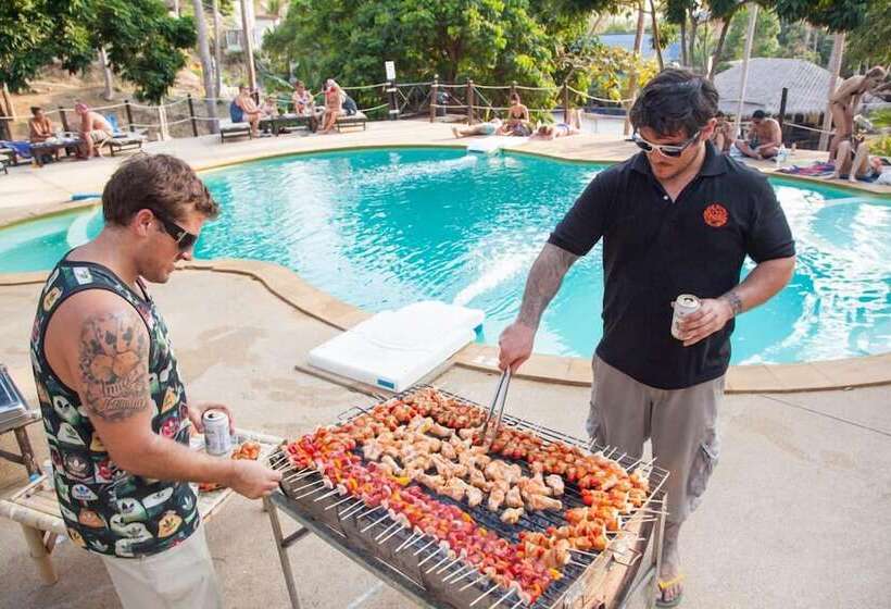 Shiralea Backpackers Resort