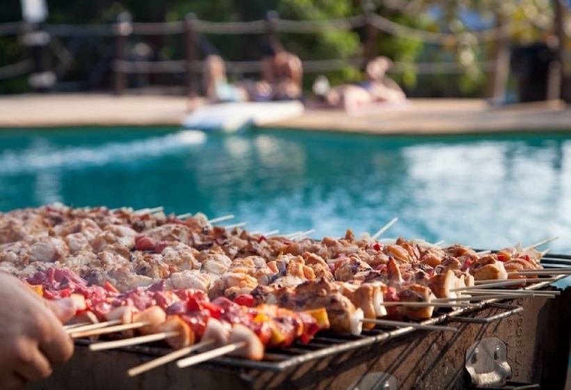 Shiralea Backpackers Resort