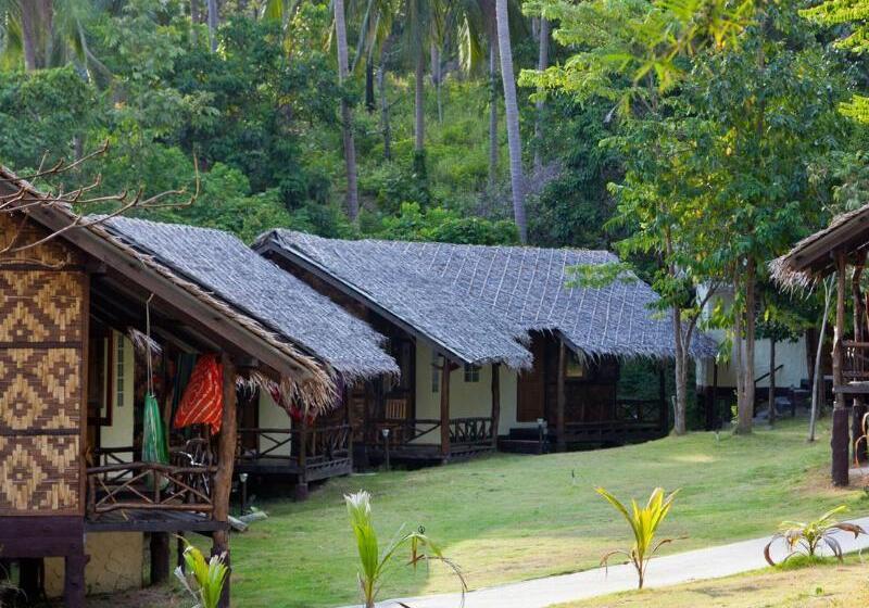 Shiralea Backpackers Resort