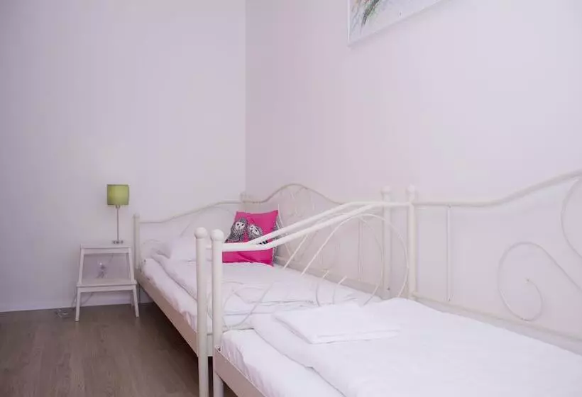 Warsaw Downtown Hostel