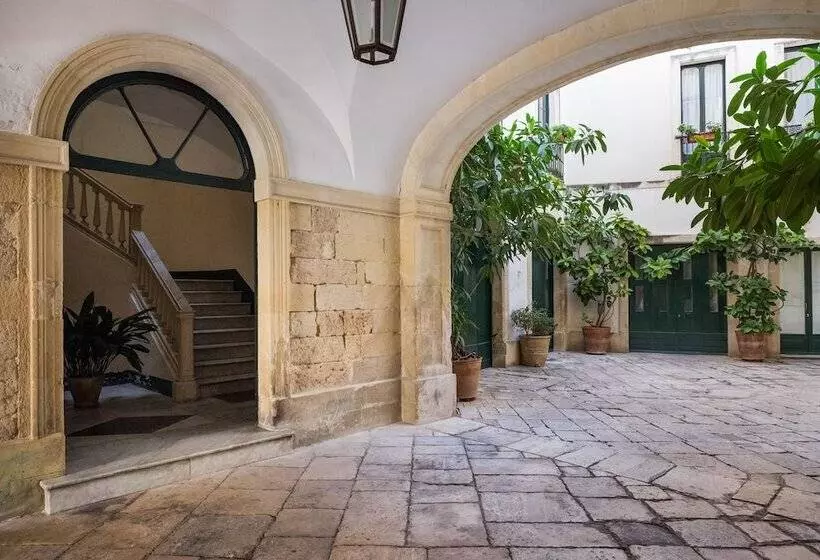 تختخواب و صبحانه Palazzo Bernardini Suites