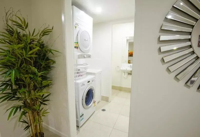 Direct Collective Breeze On Brightwater