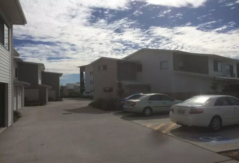 Direct Collective Breeze On Brightwater