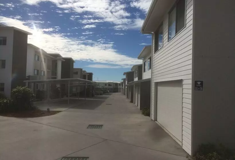 Direct Collective Breeze On Brightwater