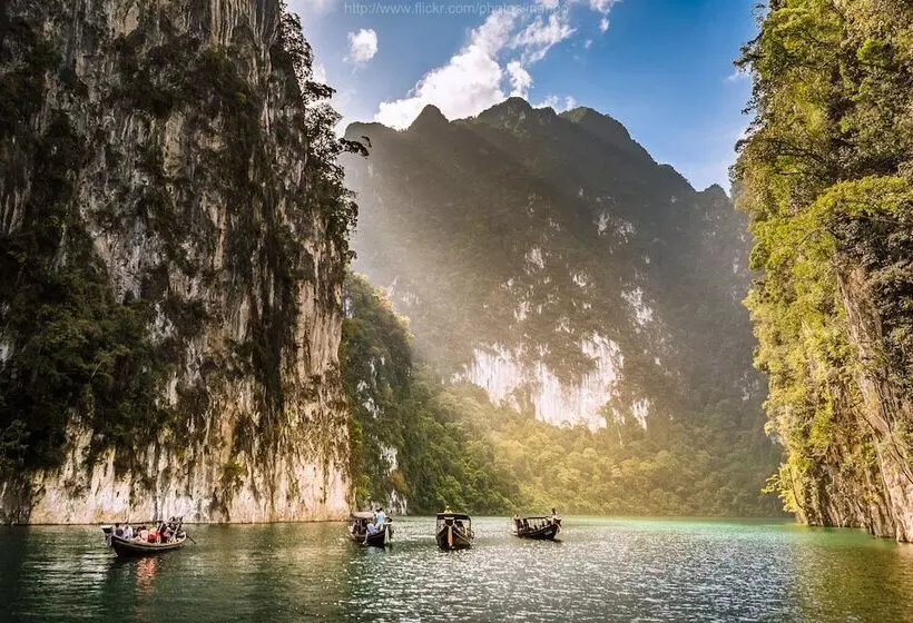 Отель 100 Islands Resort & Spa