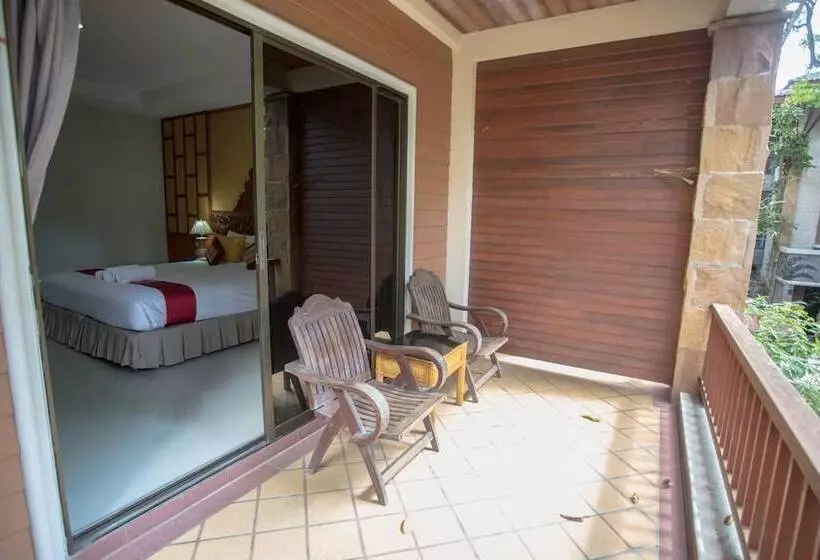 Отель 100 Islands Resort & Spa