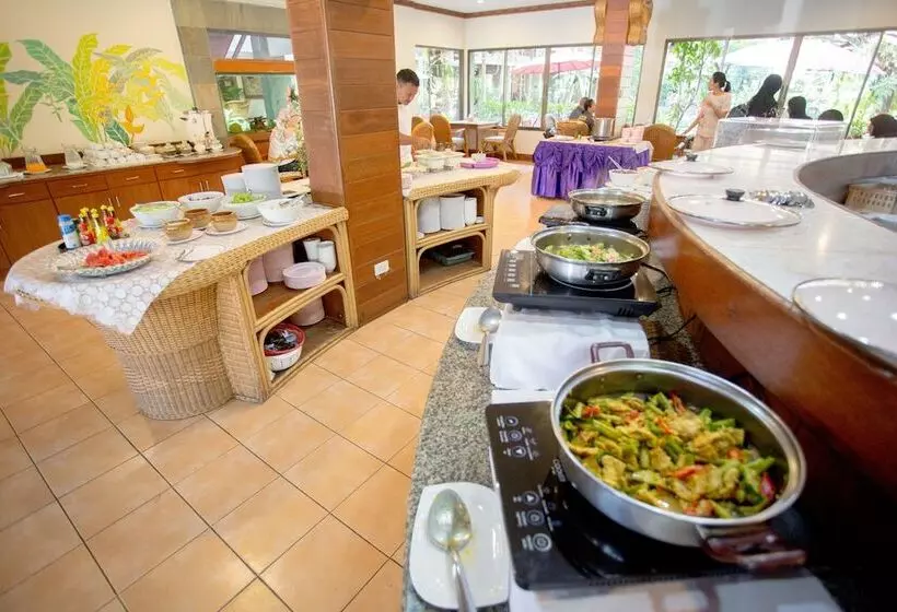 Отель 100 Islands Resort & Spa