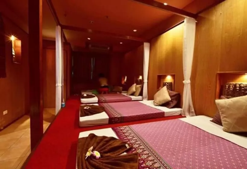 Отель 100 Islands Resort & Spa