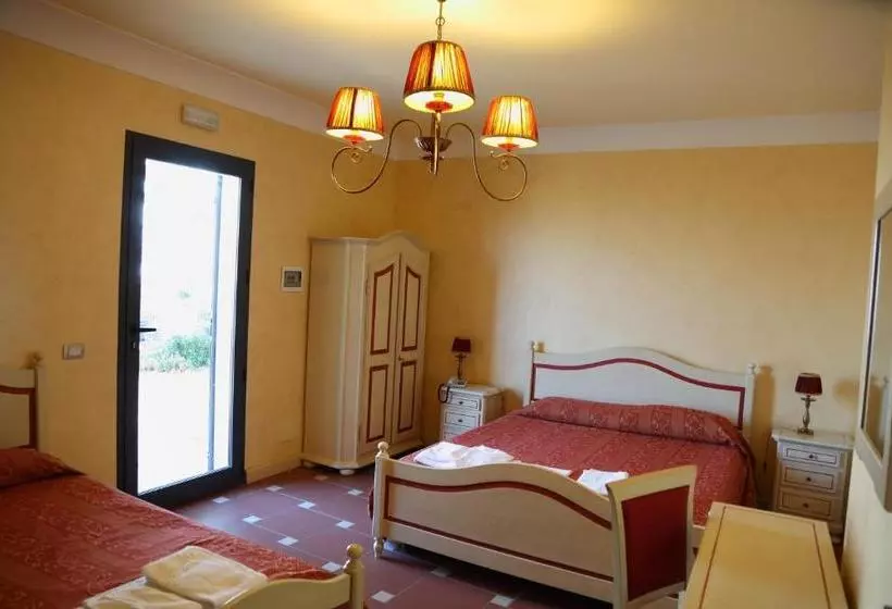 هتل Agriturismo Monticelli