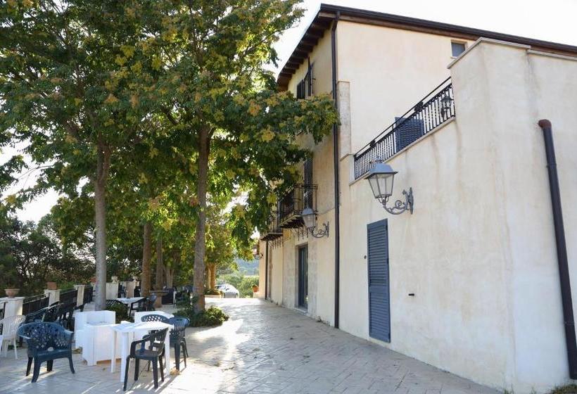 בית מלון כפרי Agriturismo Monticelli