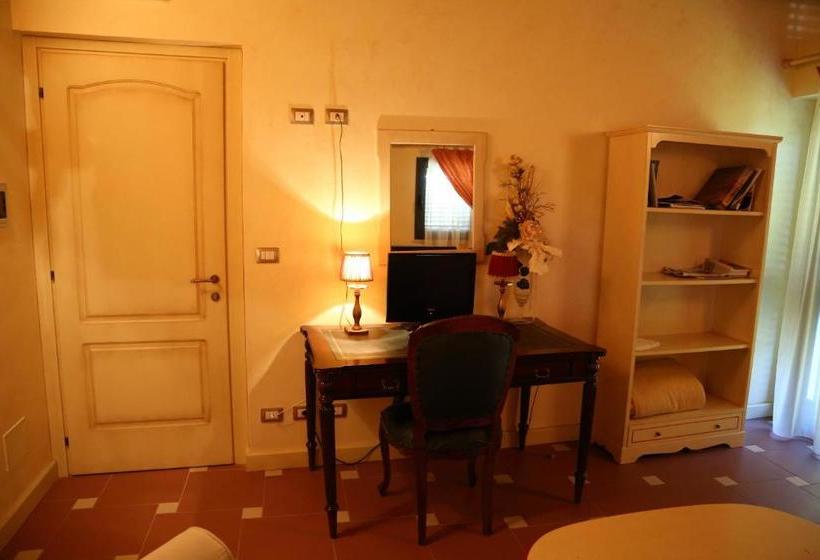 בית מלון כפרי Agriturismo Monticelli