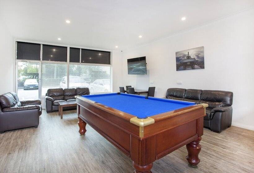 בית מלון כפרי Big4 Perth Midland Tourist Park