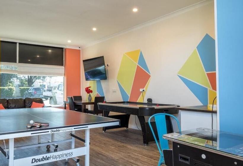 בית מלון כפרי Big4 Perth Midland Tourist Park